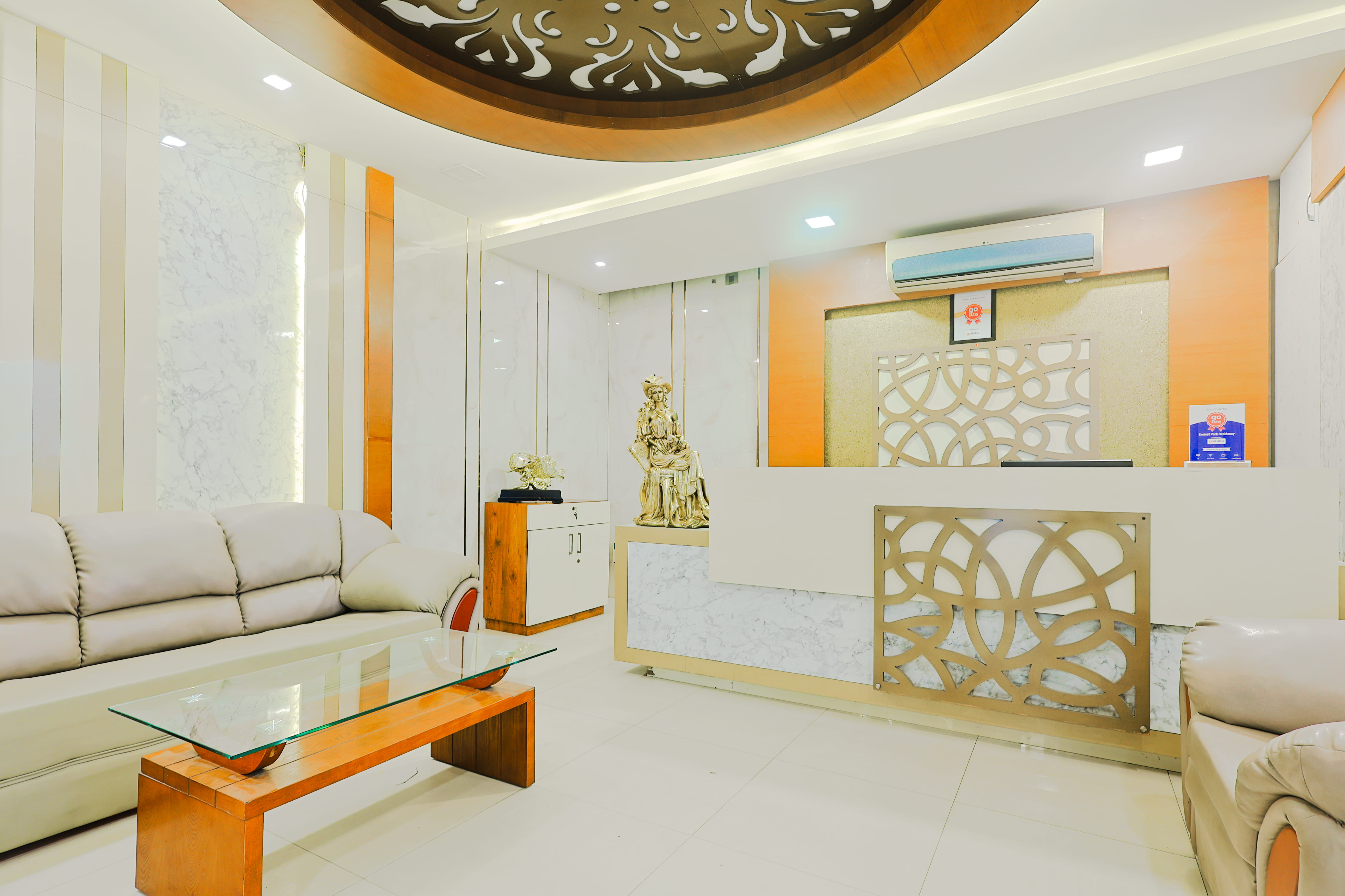 Reception desk